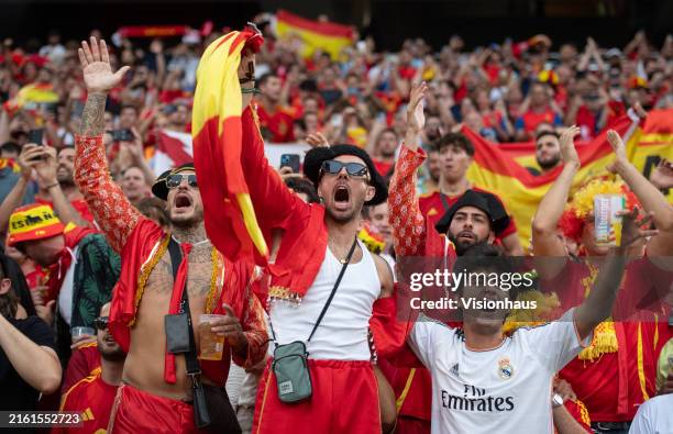 Spain Fans 224,668 Spain Fans Stock Photos, High-Res Pictures, and Images - Getty ...