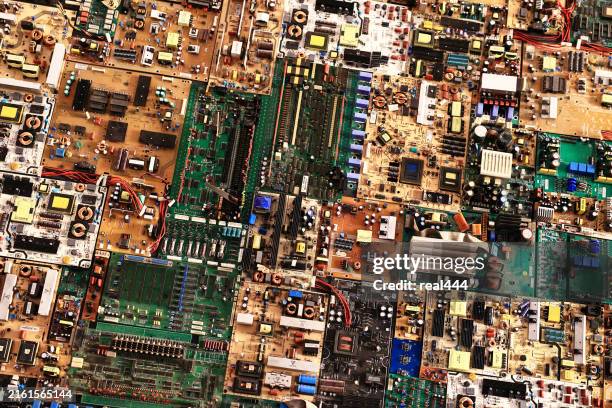 muchos placa de circuito electrónico - transistor fotografías e imágenes de stock