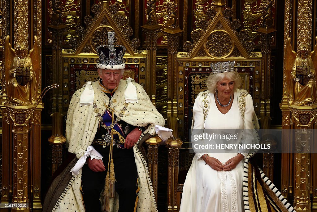 TOPSHOT-BRITAIN-POLITICS-ROYALS