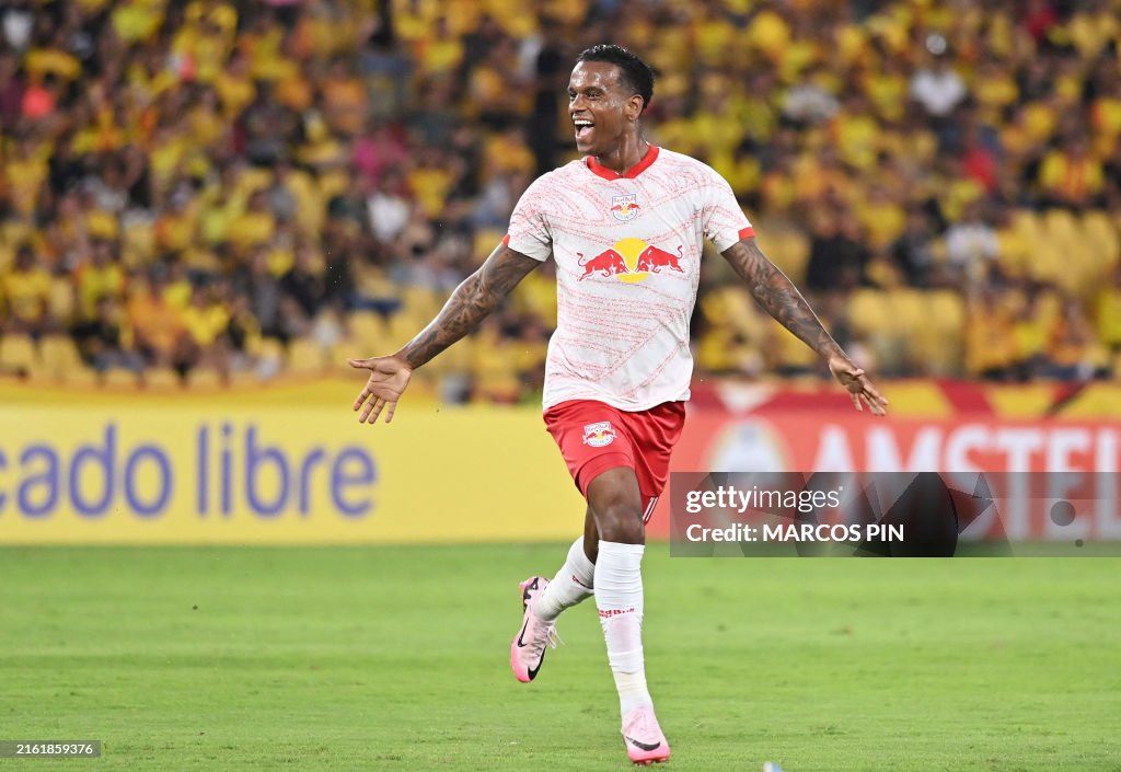TOPSHOT-FBL-SUDAMERICANA-BARCELONA-BRAGANTINO