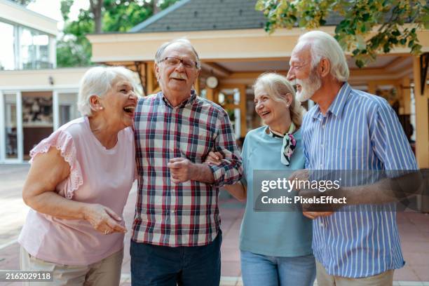 sono ancora migliori amici - vecchio foto e immagini stock