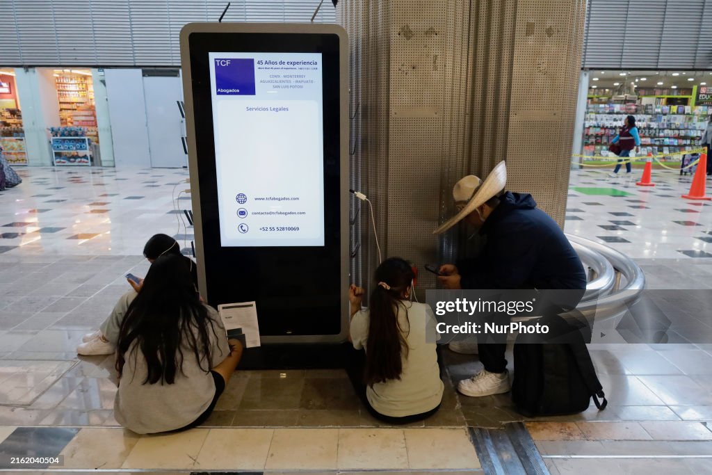 Microsoft Computer Crash Causes Chaos At Mexico City International Airport
