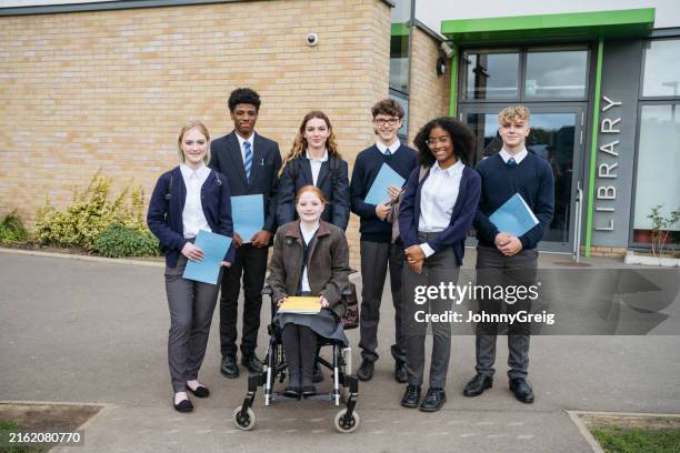 group portrait of secondary school classmates - coeducation stock pictures, royalty-free photos & images