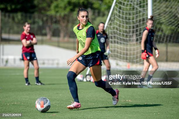 Edra Stephens 208 Edra Stock Photos, High-Res Pictures, and Images - Getty Images