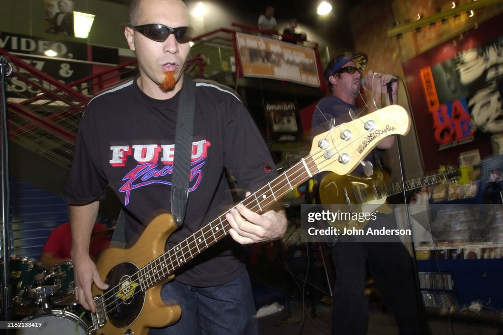 Los Rabanes Perform At SXSW