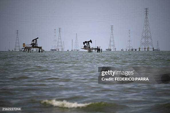 VENEZUELA-ELECTION-ENVIRONMENT-OIL-POLLUTION VENEZUELA-ELECTION-ENVIRONMENT-OIL-POLLUTION