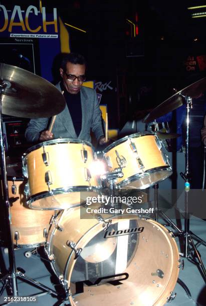 Max Roach Instrument 1,407点のMax Roachの写真と高解像度写真 - Getty Images