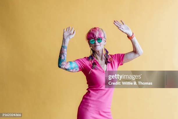 stylish senior woman - generation x stock-fotos und bilder