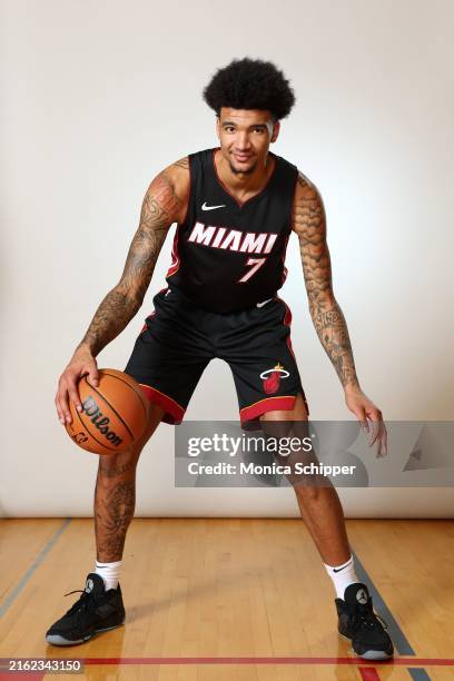 Ware Heat 833 Kelel Ware Stock Photos, High-Res Pictures, and Images - Getty Images