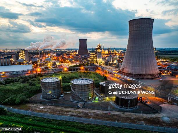 refinería de petróleo gas químico equipo prodicción - industria pesada fotografías e imágenes de stock