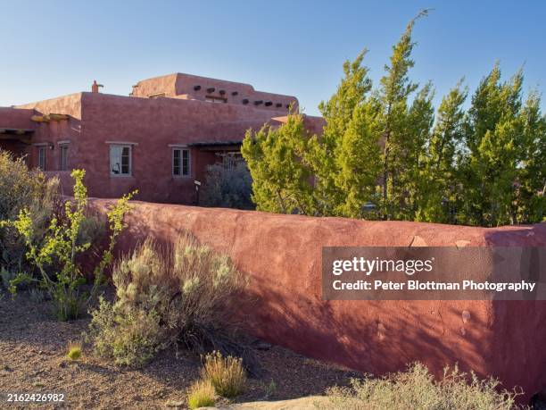 historic painted desert inn in petrified forest national park - revival stock pictures, royalty-free photos & images