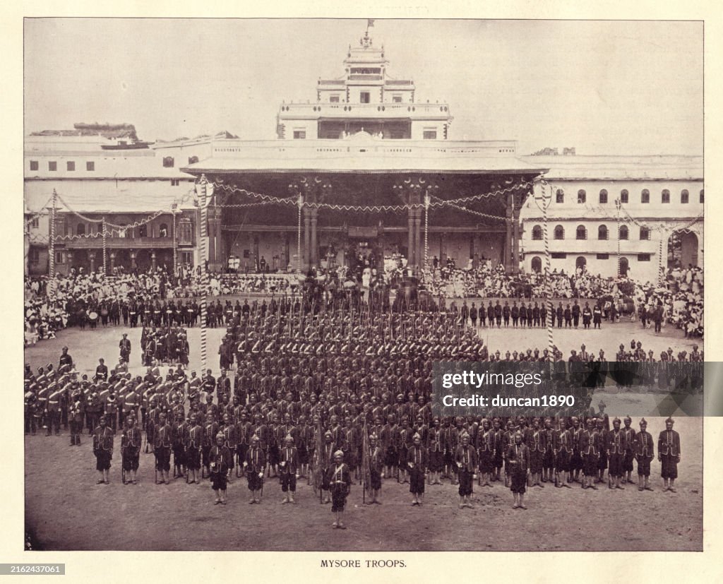 Soldati dell'esercito indiano britannico in parata, truppe di Mysore, India, impero britannico, vittoriano, fotografia d'epoca, 1890, 19 ° secolo