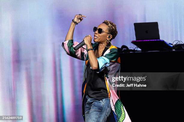 Pnc Rapper 568 Pnc (Rapper) Stock Photos, High-Res Pictures, and Images - Getty Images