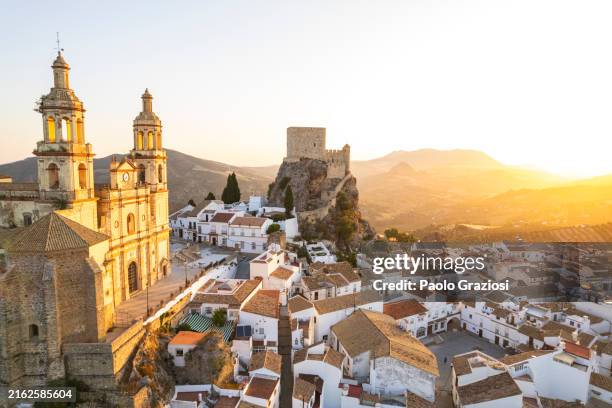 199 Olvera Castle Fotos De Stock Imagens De Alta Resolu o E Imagens 199-olvera-castle-fotos-de-stock-imagens-de-alta-resolu-o-e-imagens