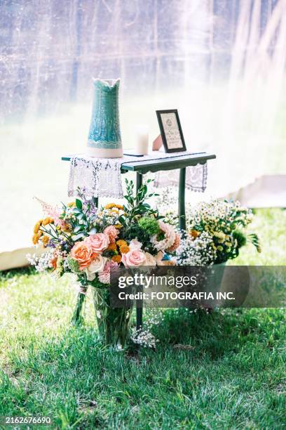 table setting decor inside wedding tent - wedding table decor stock pictures, royalty-free photos & images