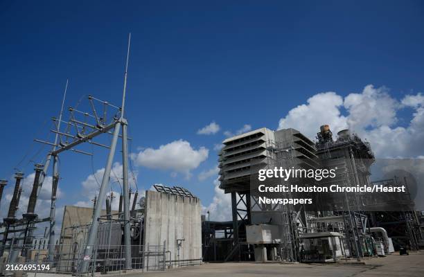 Calpine Building 62 Calpine Center Stock Photos, High-Res Pictures, and Images - Getty ...
