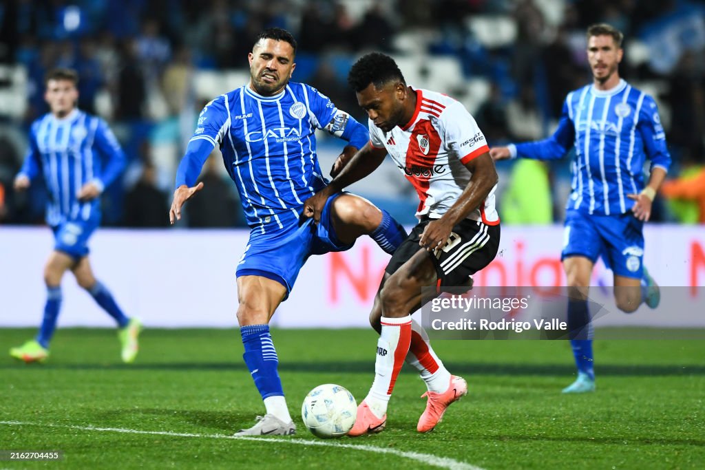 Godoy Cruz v River Plate - Liga Profesional 2024