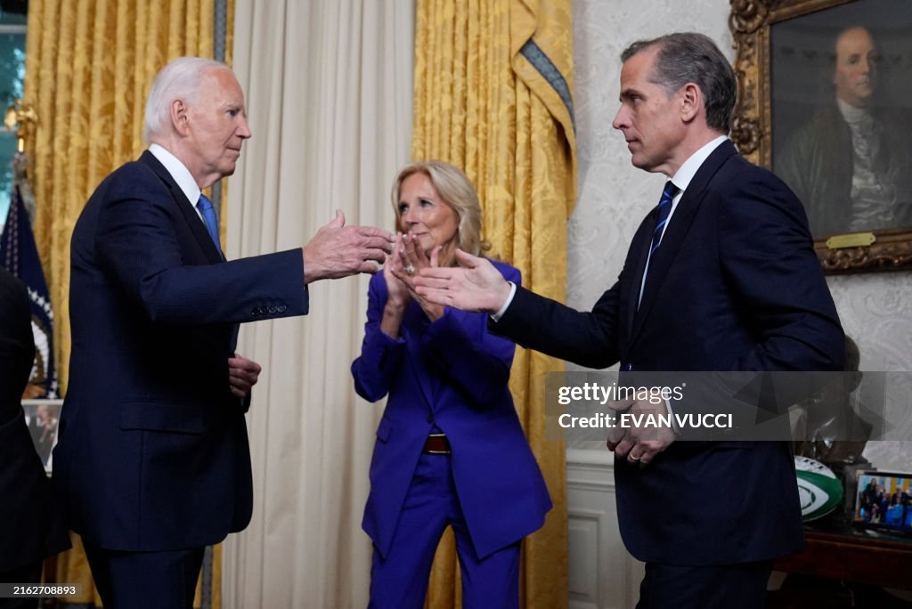 TOPSHOT-US-VOTE-POLITICS-BIDEN
