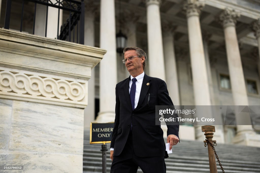 Congressional Lawmakers Continue Work On Capitol Hill