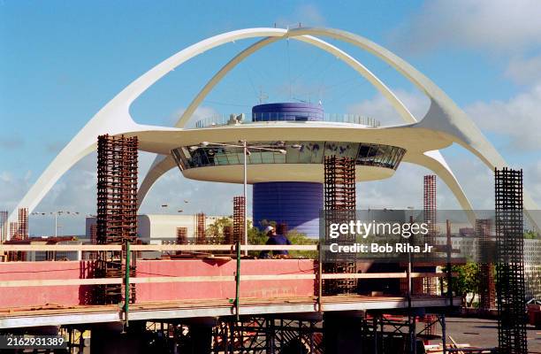Construction continues at Los Angeles International Airport of new parking facilities and passenger walkways, February 12, 2000 in Los Angeles,...