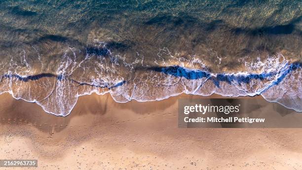 tidal change - gezeiten stock-fotos und bilder