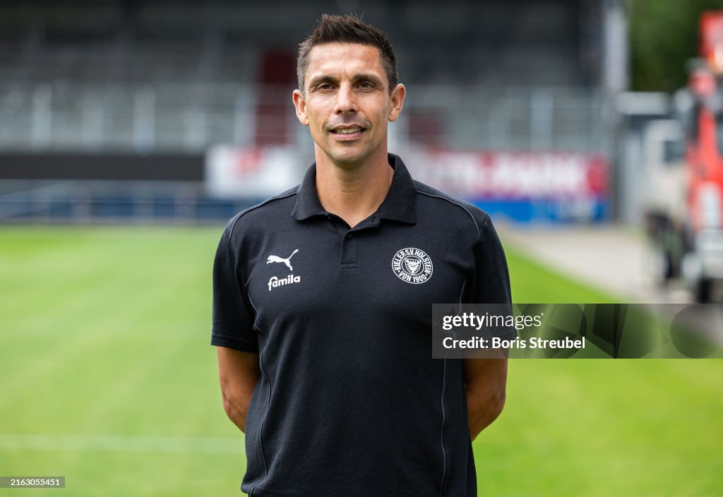 Coach Rapp Head coach Marcel Rapp of Holstein Kiel poses during the team... News ...