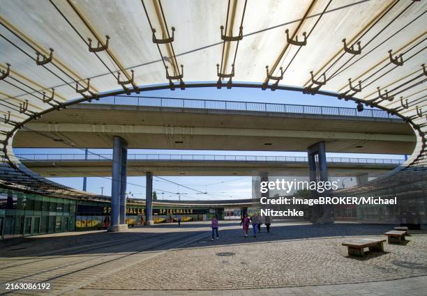 riebeckplatz with the hallesche hochstraße, halle an der saale, saxony-anhalt, germany, europe - halle an der saale imagens e fotografias de stock