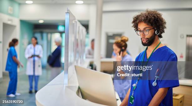 hospital medical switchboard operator - medical clinic stock pictures, royalty-free photos & images