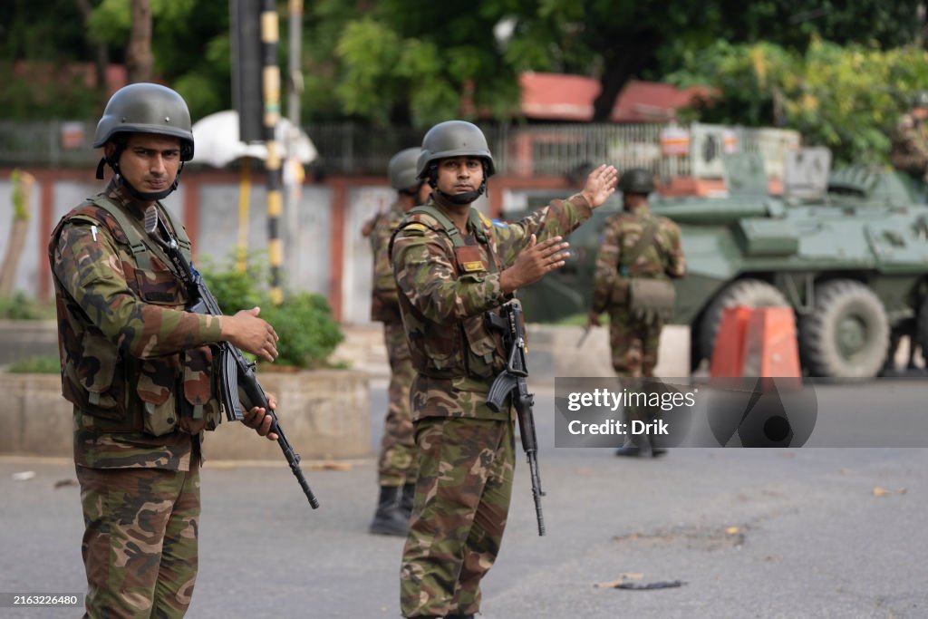 Army Patrolling Dhaka Road