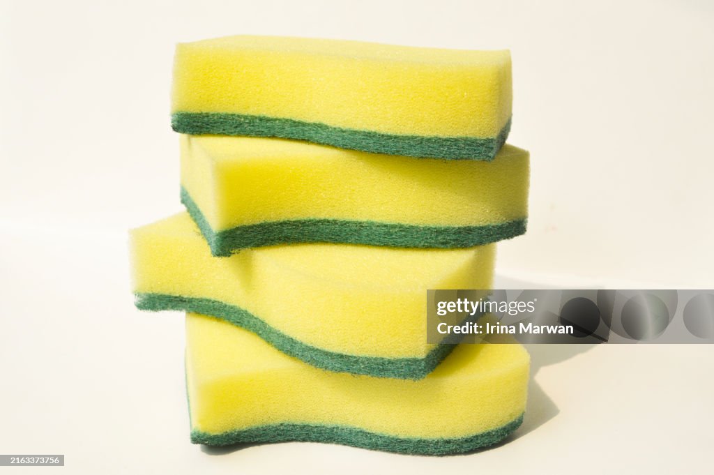 Dishwashing sponge