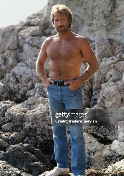 Acteur américain Chuck Norris fait la promotion du film Pumping Iron a Taormina, le 24 juillet 1985 en Sicile.