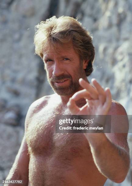 Acteur américain Chuck Norris fait la promotion du film Pumping Iron a Taormina, le 24 juillet 1985 en Sicile.