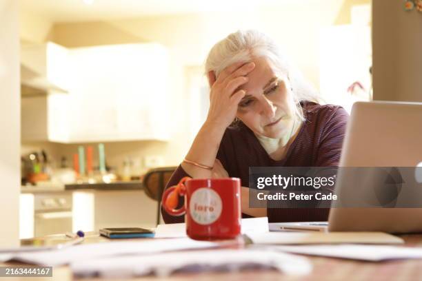 Senior Confused Using Computer 291 Old Woman Confused Computer Stock Photos, High-Res Pictures, and ...