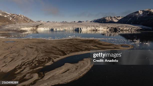 Glaciers and soft sediments around the Svalbard are seen during the 4th National Arctic Scientific Research Expedition at Sea off Svalbard and Jan...