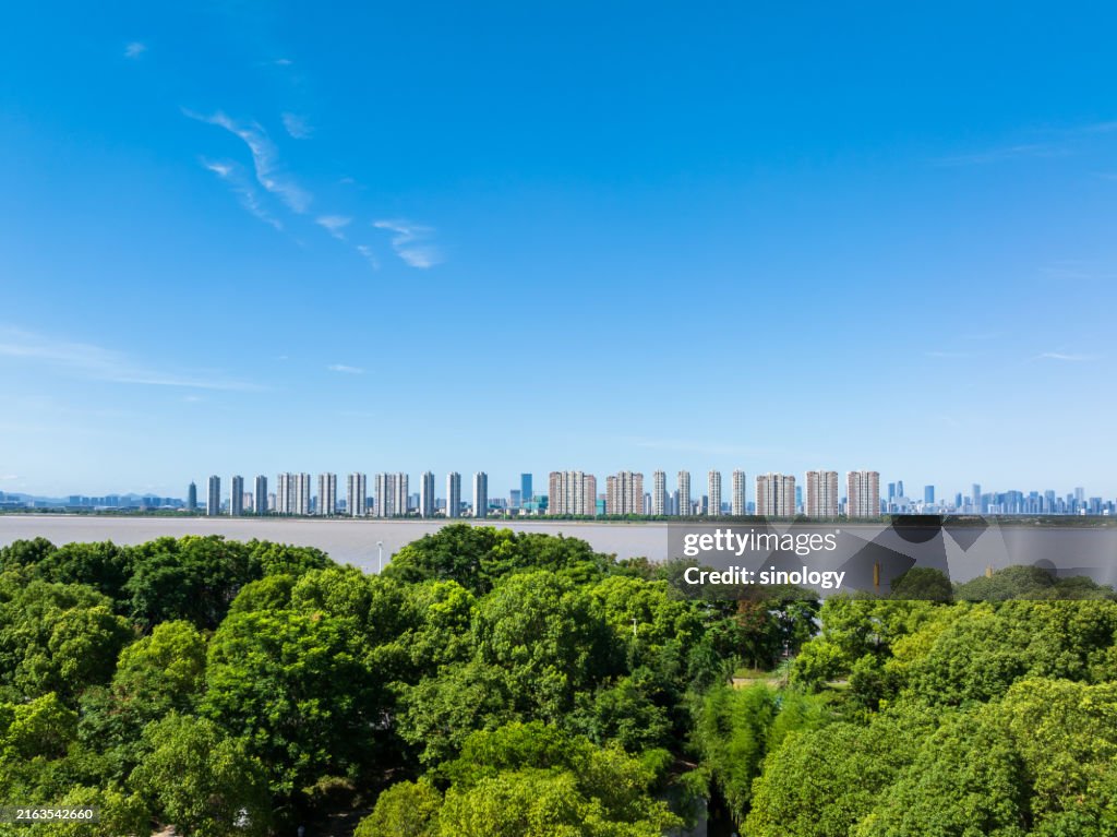 Hangzhou Qiantang River and city skyline