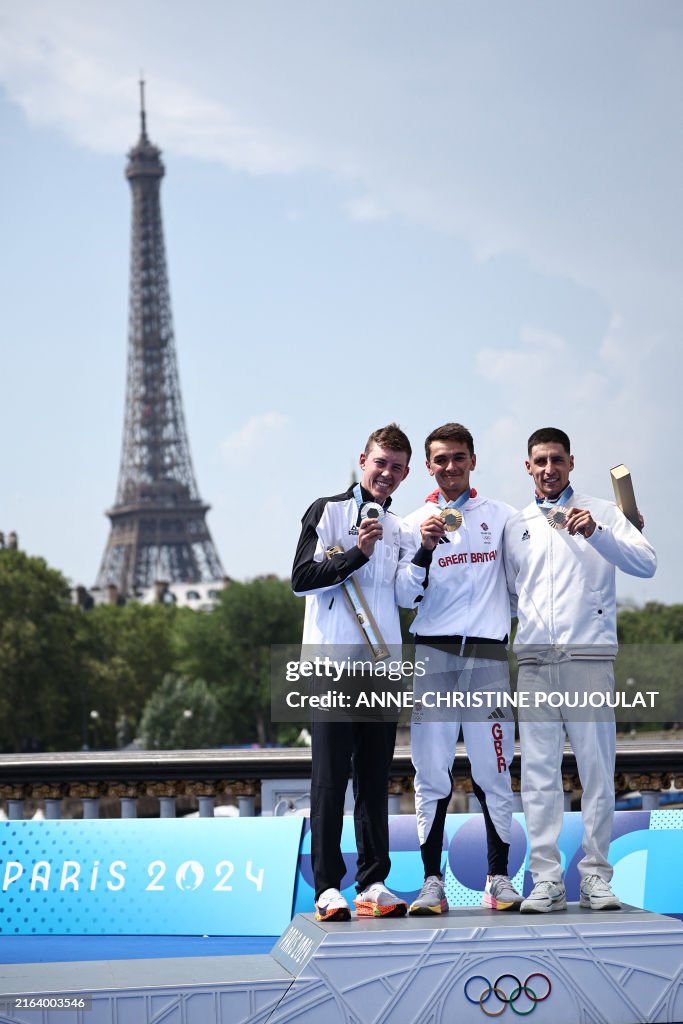 TRIATHLON-OLY-PARIS-2024-MEDALS