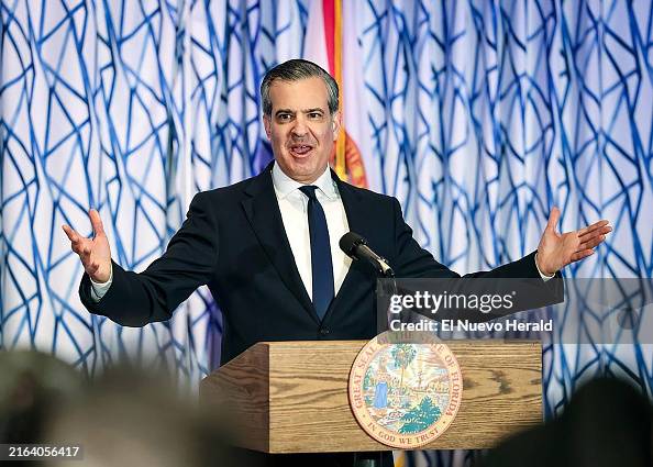 US-NEWS-MIAMI-BEACH-MAYOR-MI US-NEWS-MIAMI-BEACH-MAYOR-MI