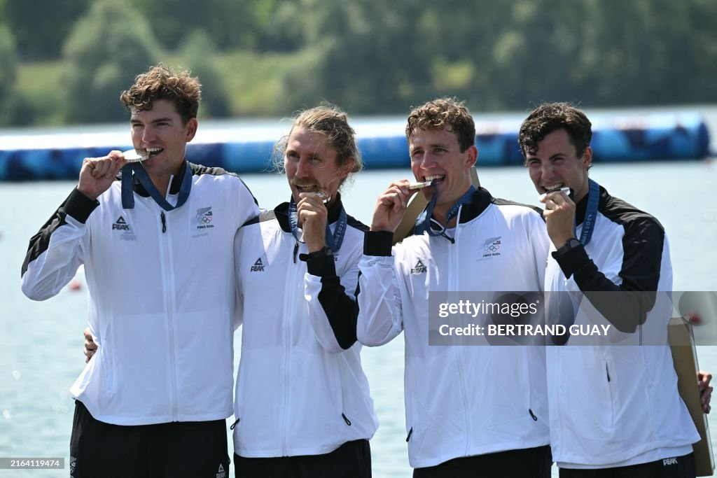 ROWING-OLY-PARIS-2024-MEDALS