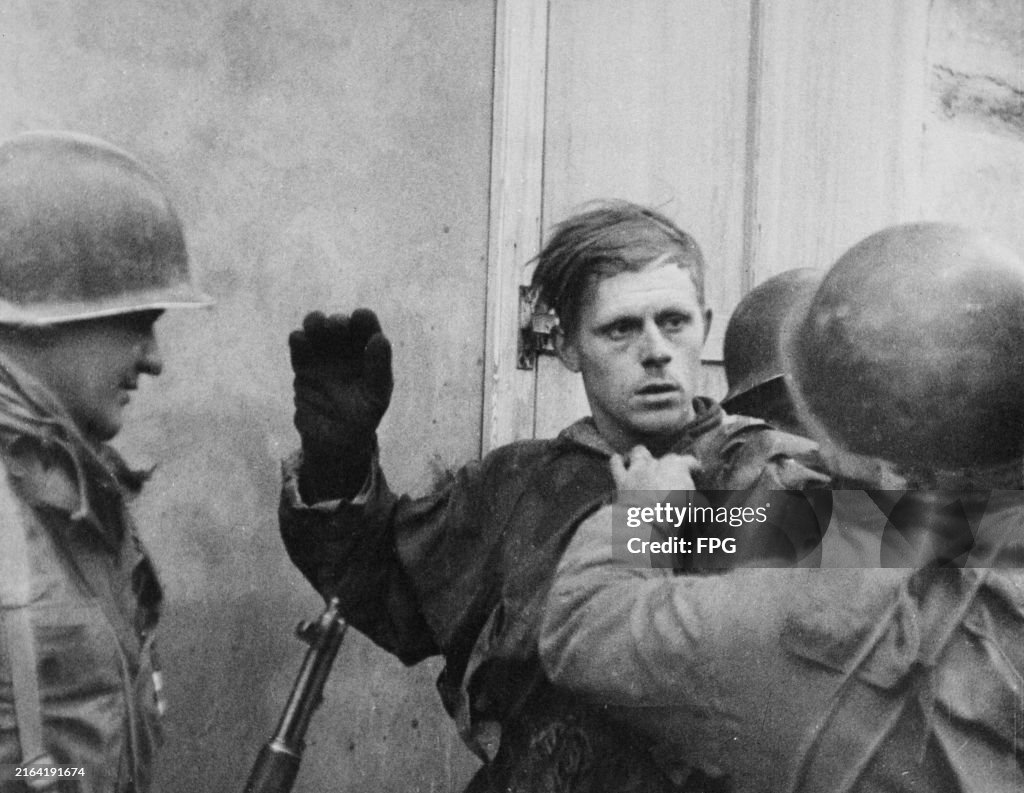 Zweiter Weltkrieg - US-Truppen verhaften deutschen Offizier