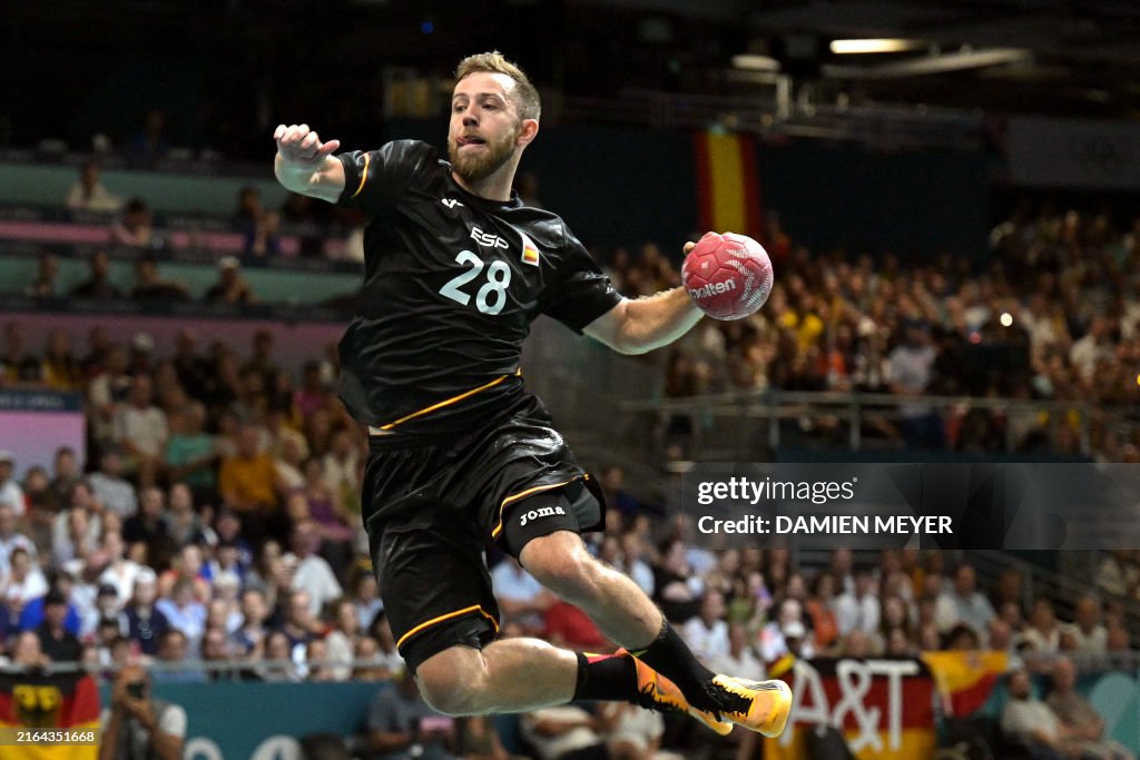 TOPSHOT-HANDBALL-OLY-PARIS-2024-GER-ESP