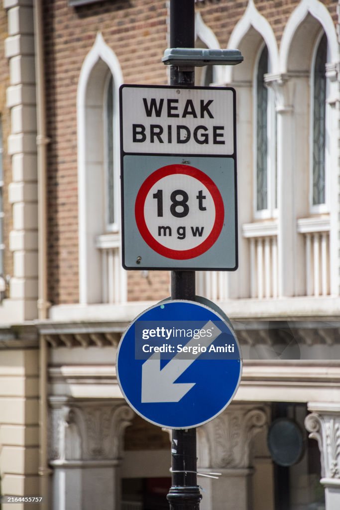 “Weak Bridge” sign