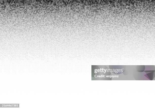 stockillustraties, clipart, cartoons en iconen met halftone gradient black dots pattern fade - vervagen
