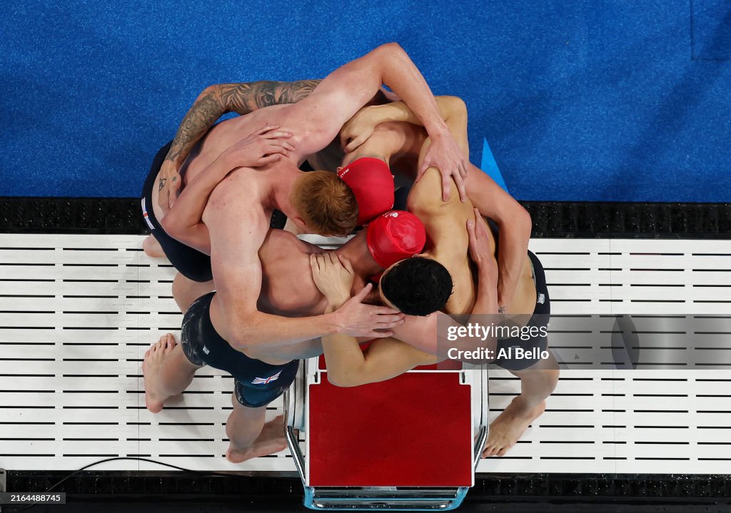 Swimming - Olympic Games Paris 2024: Day 4