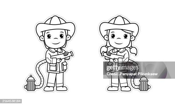 ilustraciones, imágenes clip art, dibujos animados e iconos de stock de ilustración vectorial de niños con disfraces de bombero sosteniendo mangueras contra incendios cerca de hidrantes - colorear