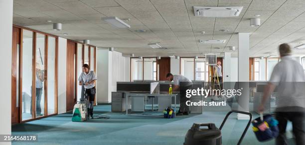 office deep clean team - cleaning bildbanksfoton och bilder