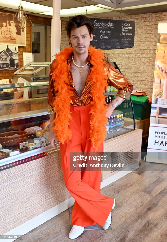 Madame Tussaud's Reveal Harry Styles Wax Figure In Holmes Chapel
