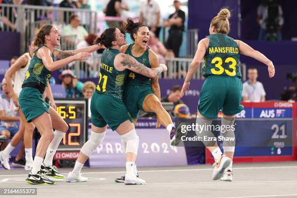 Alex Wilson of Team Australia reacts during a Women's Pool Round match on day five of the Olympic Games Paris 2024 at Esplanade Des Invalides on July...