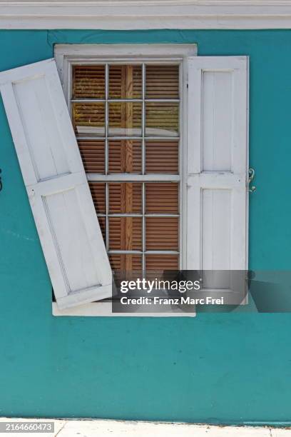 Broken Shutters 14,671 Vertical Shutter Stock Photos, High-Res Pictures, and Images ...