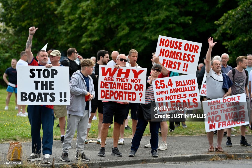 BRITAIN-CRIME-POLICE-UNREST