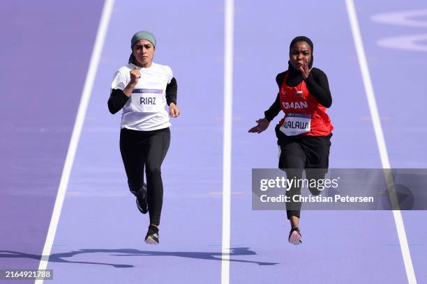Fiaqa Riaz 18 Mazoon Al Alawi Stock Photos, High-Res Pictures, and Images - Getty ...